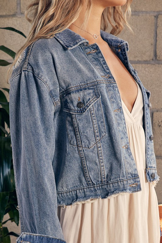 CRISP AND CLASSIC DENIM JACKET