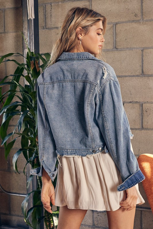 CRISP AND CLASSIC DENIM JACKET