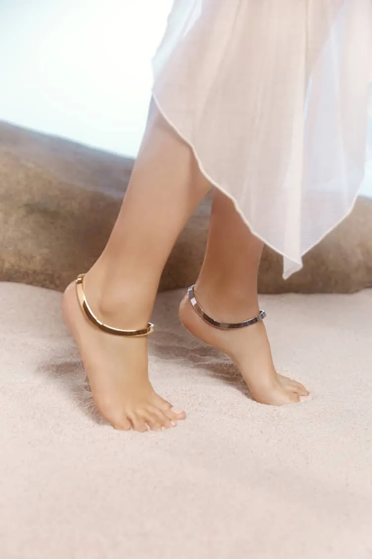 Gold ankle bracelet