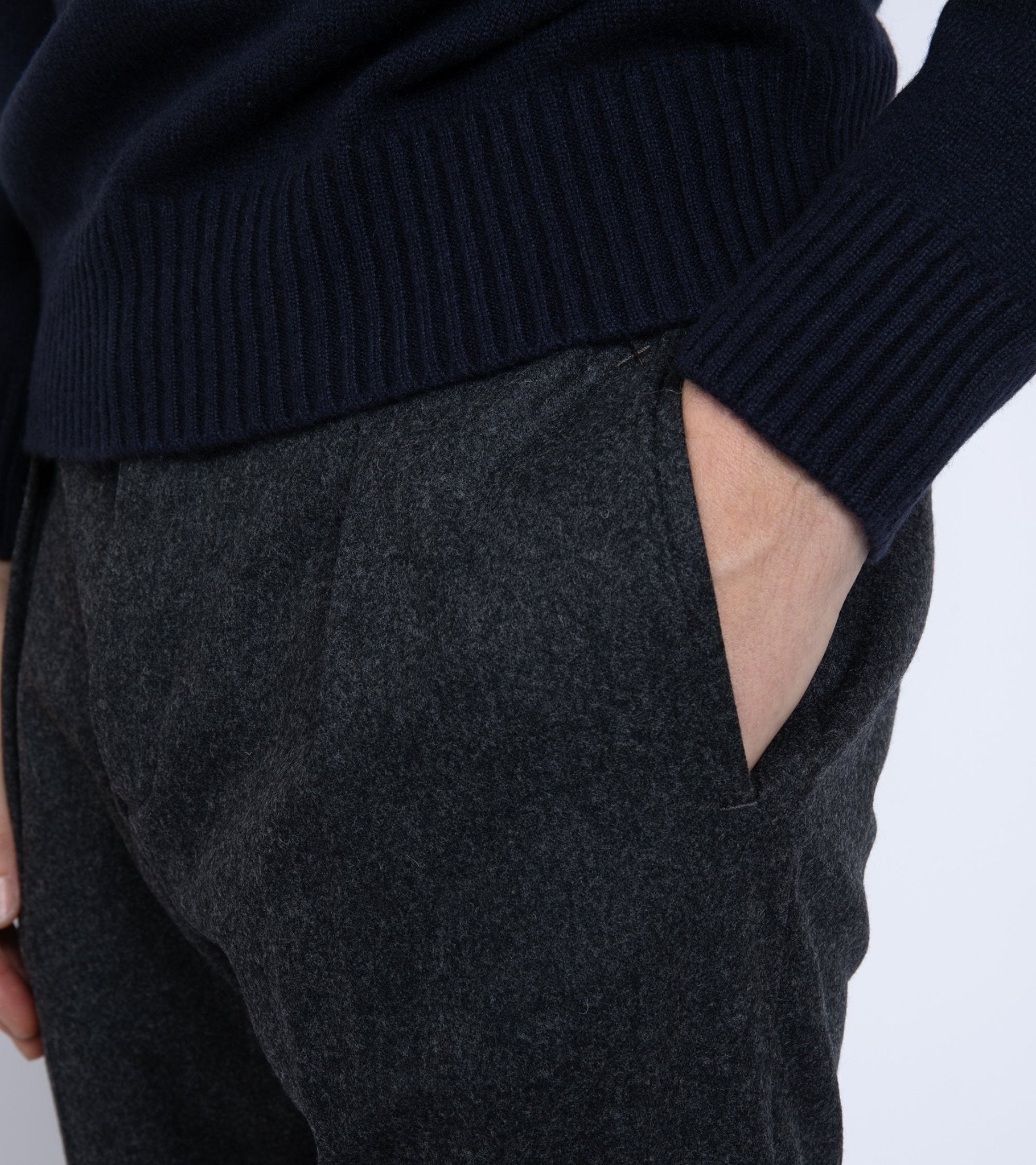 Trunk Crawford Cashmere Crew Neck Sweater: Dark Navy